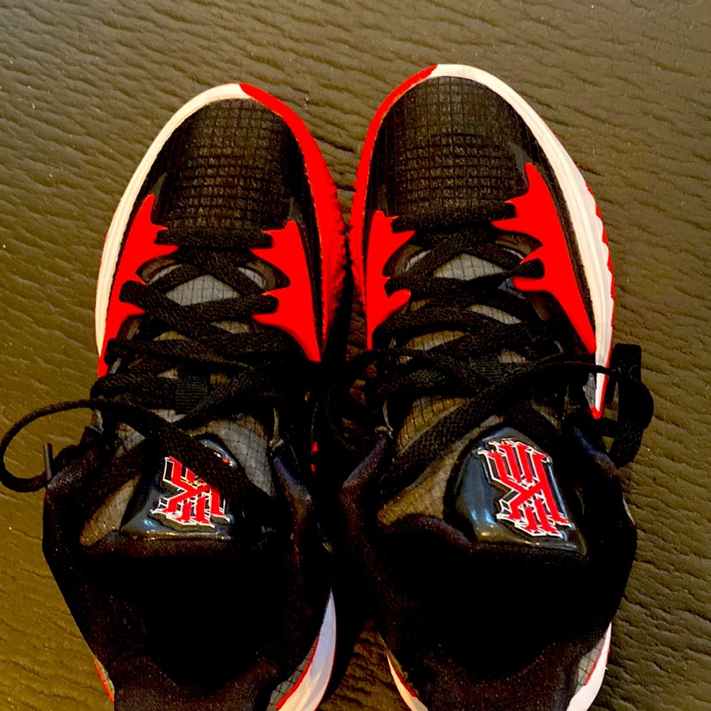 New without tags Nike Kyrie Irving basketball sneakers.